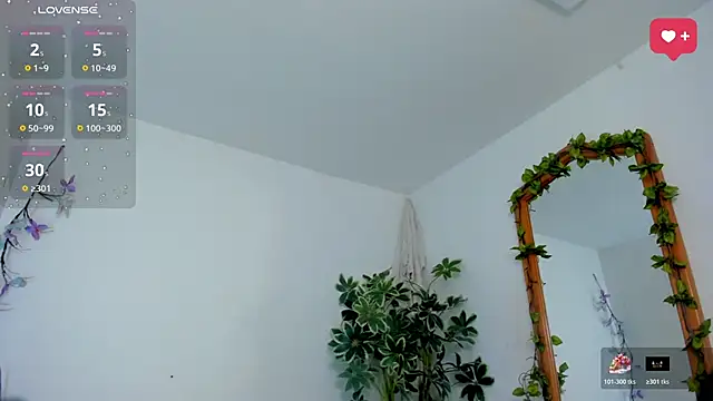 SaraWagner  online show from 11/12/25, 12:22