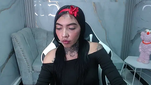 Snapshot of Ashley_Blum_v chatting on 09/26/25, 08:02 Ashley Blum v online show from 09/26/25, 08:02