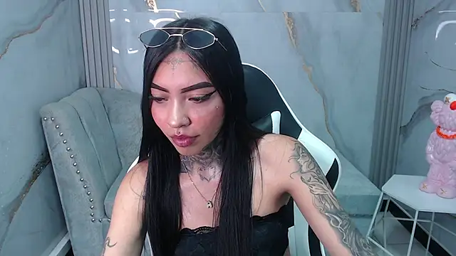 Snapshot of Ashley_Blum_v chatting on 09/29/25, 08:02 Ashley Blum v online show from 09/29/25, 08:02