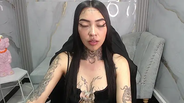 Snapshot of Ashley_Blum_v chatting on 10/23/25, 07:56 Ashley Blum v online show from 10/23/25, 07:56