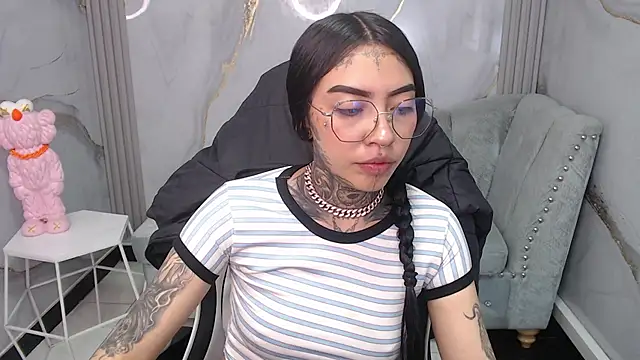 Snapshot of Ashley_Blum_v chatting on 10/30/25, 01:01 Ashley Blum v online show from 10/30/25, 01:01