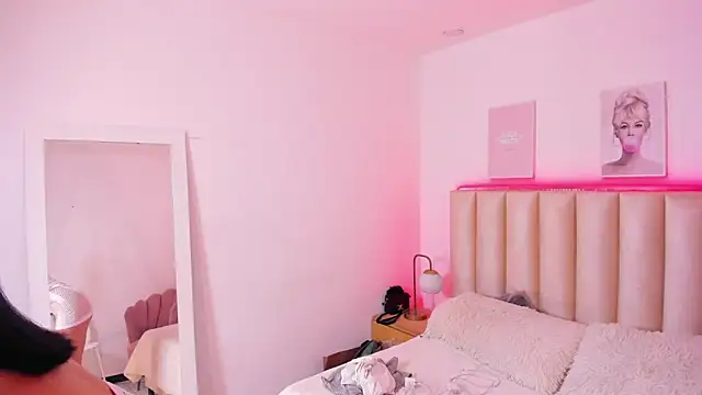 Miacorner  online show from 02/28/26, 05:41