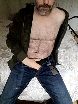 Snapshot of Peolin chatting on 12/19/25, 01:18 Peolin online show from 12/19/25, 01:18