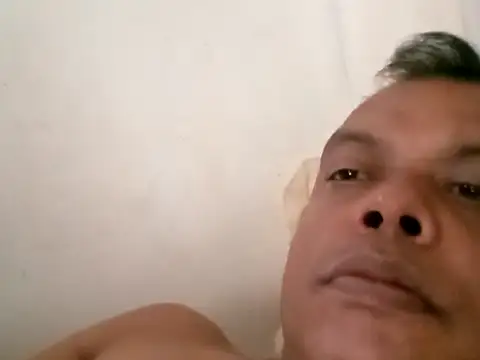 Snapshot of Suranga-55 chatting on 10/16/25, 09:32 Suranga-55 online show from 10/16/25, 09:32