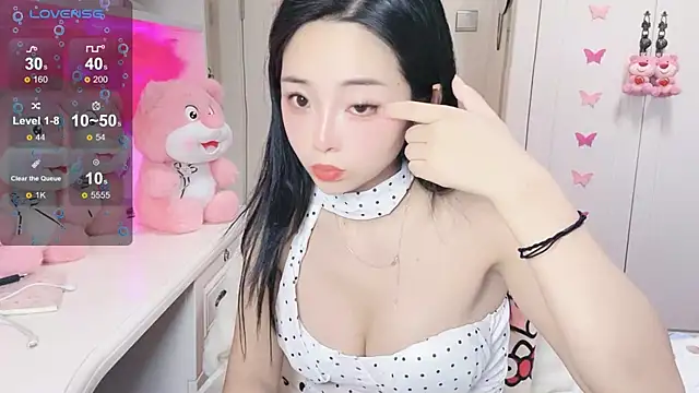 Snapshot of Ya-Ya- chatting on 10/30/25, 10:10 Ya-Ya- online show from 10/30/25, 10:10