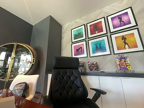 chanelstjames online show from 05/23/26, 07:07