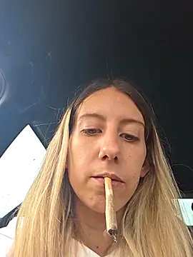 Snapshot of PetiteSecrets chatting on 09/29/25, 02:00 PetiteSecrets online show from 09/29/25, 02:00