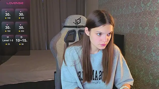 Snapshot of magic_shy_ chatting on 09/23/25, 01:19 magic shy online show from 09/23/25, 01:19