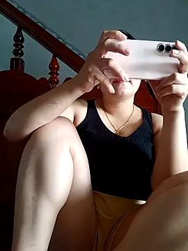 Snapshot of _Babyrose_ chatting on 10/11/25, 06:34 Babyrose online show from 10/11/25, 06:34