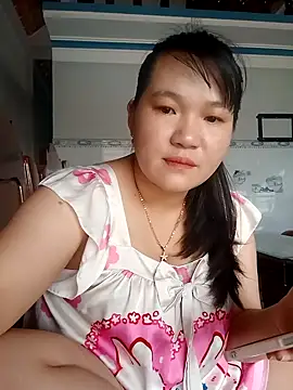 Snapshot of _Babyrose_ chatting on 10/15/25, 06:02 Babyrose online show from 10/15/25, 06:02