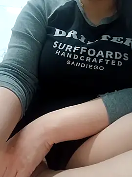 Snapshot of _Babyrose_ chatting on 12/01/25, 04:01 Babyrose online show from 12/01/25, 04:01