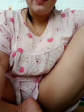 Snapshot of _Babyrose_ chatting on 02/16/26, 03:02 Babyrose online show from 02/16/26, 03:02