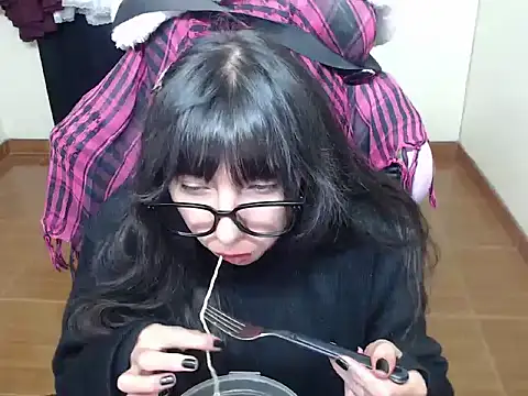 ScarlettShirahoshi online show from 12/15/25, 08:02