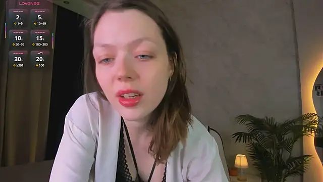 Lunar Lily online show from 11/10/25, 05:39