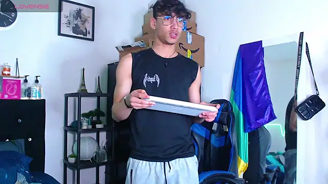 Snapshot of Gael_Jones chatting on 10/05/25, 05:39 Gael Jones online show from 10/05/25, 05:39