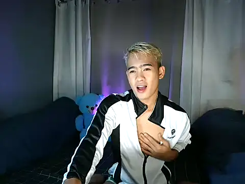 Snapshot of xx_topless chatting on 11/12/25, 07:35 xx topless online show from 11/12/25, 07:35