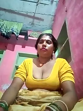 Snapshot of sanjna_sharmaa chatting on 09/12/25, 03:01 sanjna sharmaa online show from 09/12/25, 03:01