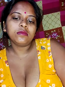 Hot-Show2 online show from 04/11/26, 12:26