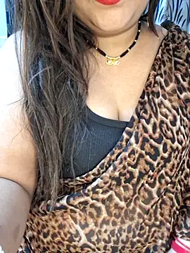 Snapshot of indian-hotmilfs chatting on 10/04/25, 10:30 indian-hotmilfs online show from 10/04/25, 10:30