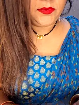 Snapshot of indian-hotmilfs chatting on 10/19/25, 06:19 indian-hotmilfs online show from 10/19/25, 06:19