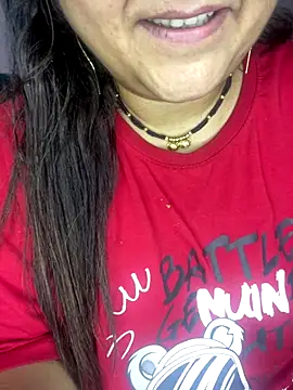 Snapshot of indian-hotmilfs chatting on 11/07/25, 03:06 indian-hotmilfs online show from 11/07/25, 03:06