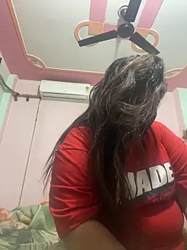 Snapshot of indian-hotmilfs chatting on 11/14/25, 01:43 indian-hotmilfs online show from 11/14/25, 01:43