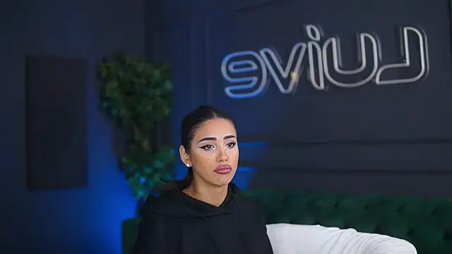 Snapshot of SiennaRuh chatting on 10/11/25, 10:36 SiennaRuh online show from 10/11/25, 10:36