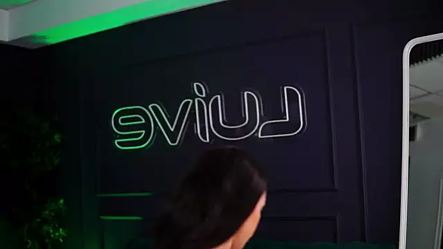 Snapshot of SiennaRuh chatting on 10/24/25, 10:00 SiennaRuh online show from 10/24/25, 10:00