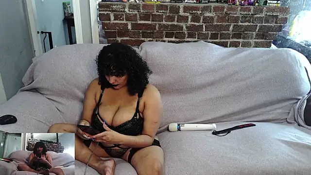 Mommybubbles2 online show from 01/19/26, 12:03