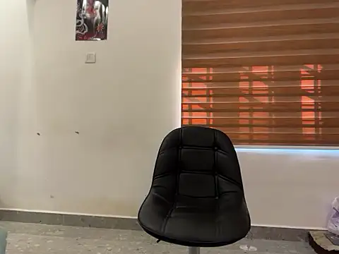 Snapshot of LucytheDevilQueen chatting on 12/14/25, 03:56 LucytheDevilQueen online show from 12/14/25, 03:56