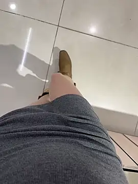 Snapshot of littleqiu chatting on 04/12/26, 11:26 littleqiu online show from 04/12/26, 11:26