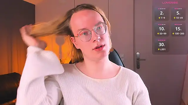 Snapshot of Amanda_Butlerr chatting on 10/05/25, 11:19 Amanda Butlerr online show from 10/05/25, 11:19