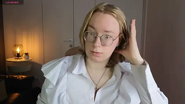 Amanda Butlerr online show from 06/05/26, 12:44