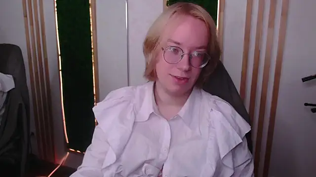 Amanda Butlerr online show from 06/13/26, 02:04