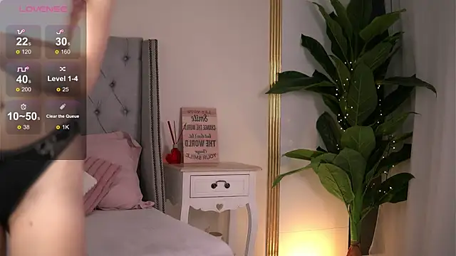 RebeccaRese online show from 03/26/26, 09:04