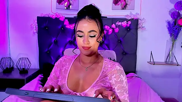 SagiraBelle online show from 04/16/26, 09:39