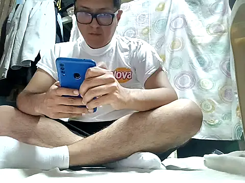 Snapshot of Kj_Gigolo chatting on 04/05/26, 05:04 Kj Gigolo online show from 04/05/26, 05:04