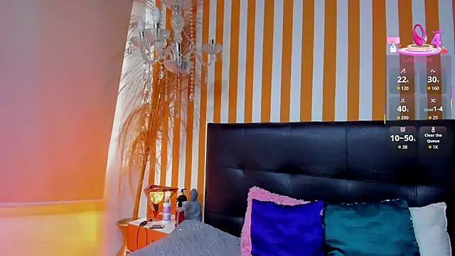 LunaToledo online show from 01/16/26, 01:04