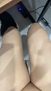 Snapshot of bunny_b4nny chatting on 10/30/25, 05:02 bunny b4nny online show from 10/30/25, 05:02