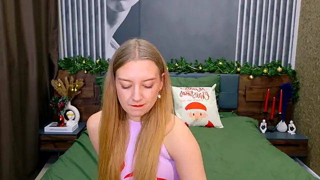 Snapshot of DarcyWilsy chatting on 12/15/25, 03:49 DarcyWilsy online show from 12/15/25, 03:49