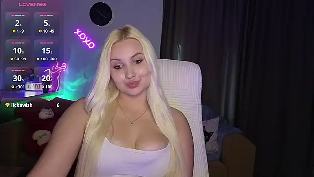 Snapshot of adrelaxina chatting on 06/17/26, 08:50 adrelaxina online show from 06/17/26, 08:50