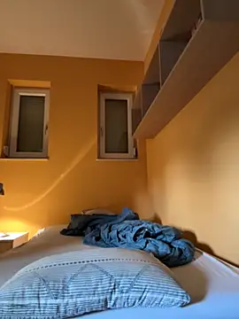 Snapshot of Raveman chatting on 09/30/25, 01:27 Raveman online show from 09/30/25, 01:27