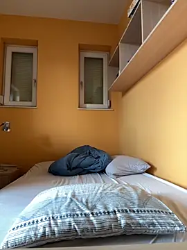 Snapshot of Raveman chatting on 10/05/25, 08:45 Raveman online show from 10/05/25, 08:45