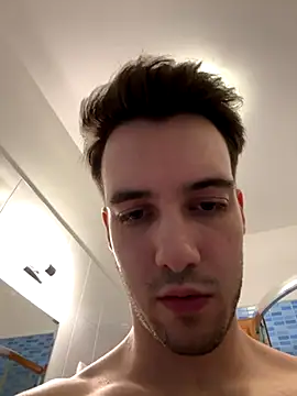 Snapshot of Raveman chatting on 11/22/25, 07:24 Raveman online show from 11/22/25, 07:24