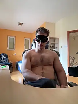 Snapshot of Raveman chatting on 12/20/25, 12:12 Raveman online show from 12/20/25, 12:12