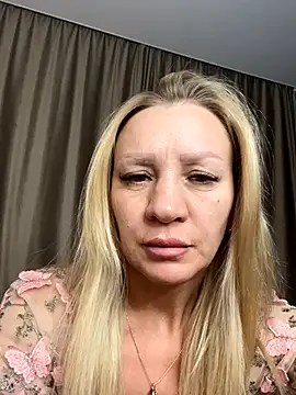 Snapshot of Bellissa_ chatting on 11/10/25, 12:59 Bellissa online show from 11/10/25, 12:59