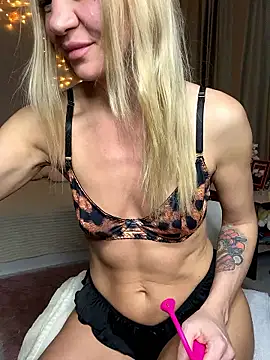 Snapshot of Bellissa_ chatting on 12/01/25, 01:49 Bellissa online show from 12/01/25, 01:49