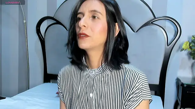 MiaAmore  online show from 10/11/25, 07:45