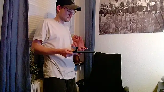 Snapshot of ChefDeLust chatting on 10/27/25, 05:17 ChefDeLust online show from 10/27/25, 05:17