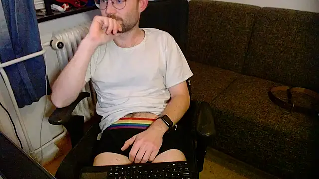 Snapshot of ChefDeLust chatting on 11/04/25, 06:18 ChefDeLust online show from 11/04/25, 06:18